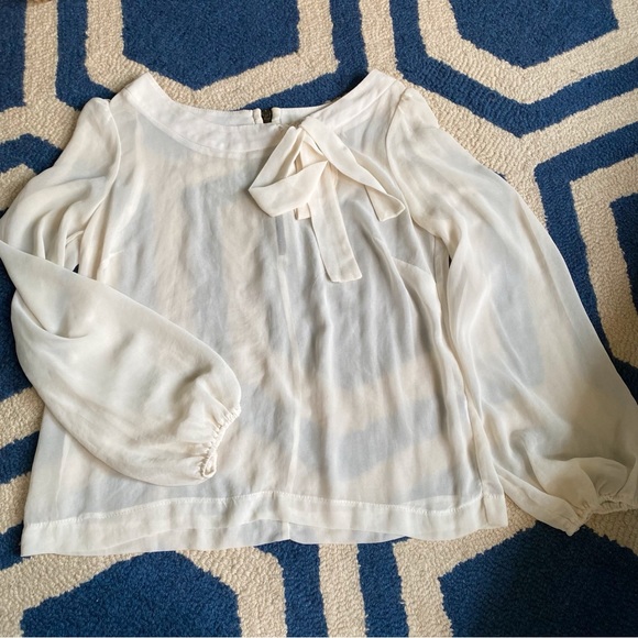 🐚 CLASSY BOW TIE PUFF SLEEVE SHEER BLOUSE! - Picture 6 of 15